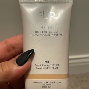 PUR 4 in 1 Tinted Moisturizer MN3